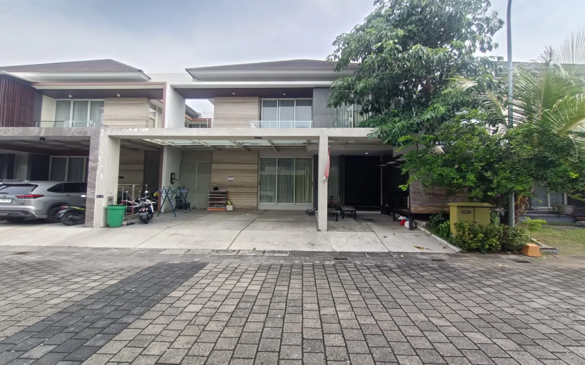 Rumah Mewah 2 Lantai Siap Huni Tenggilis Mejoyo Dekat Ubaya